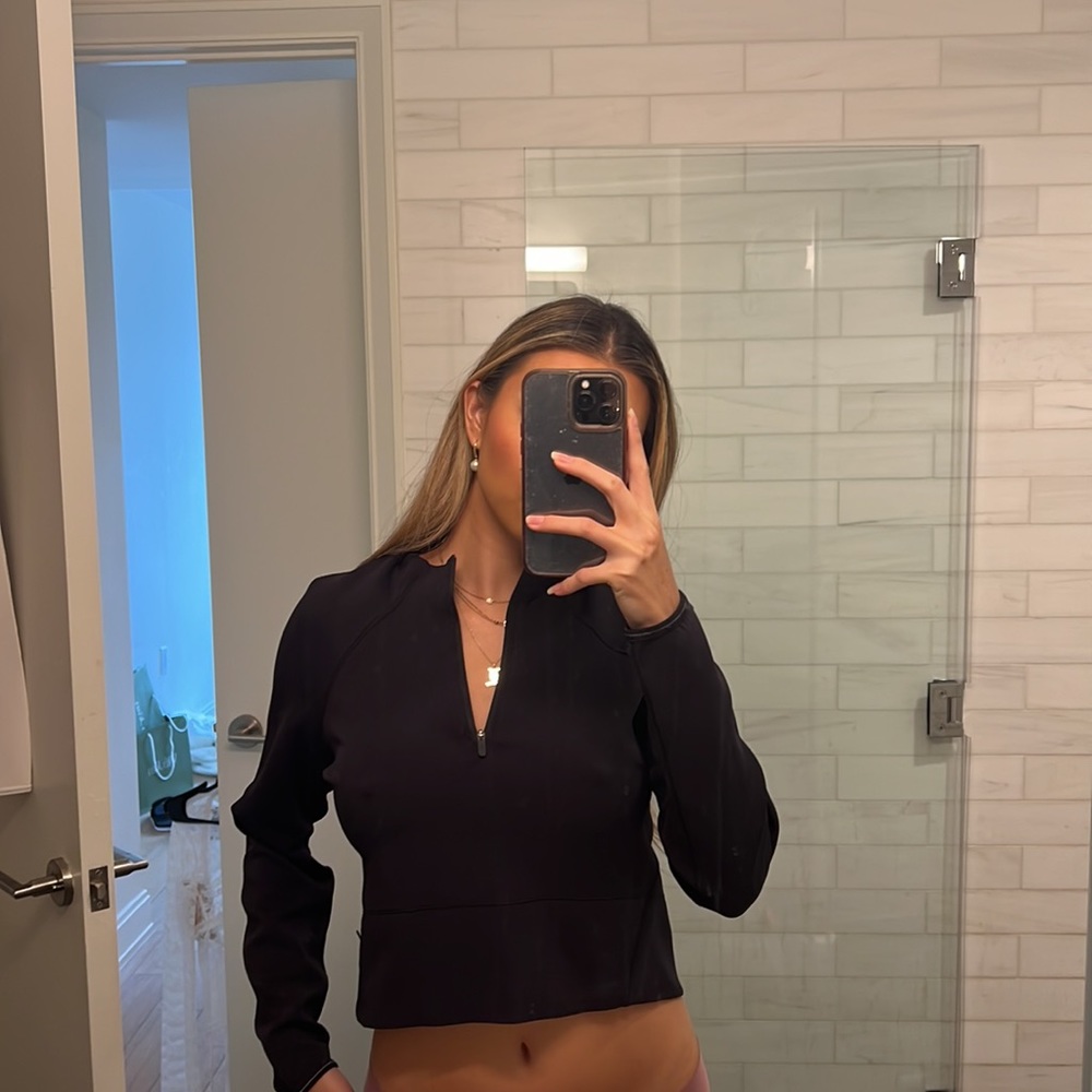 Lululemon top